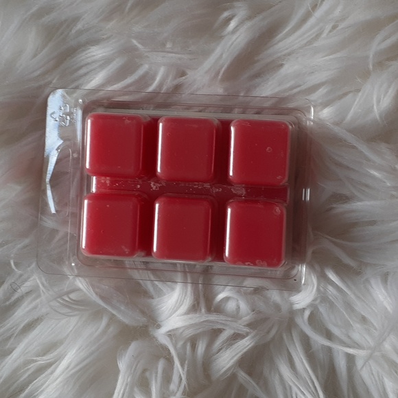 Bundle of 4 NWT Fusion Scented Wax Cubes 2.5 Oz Each - Picture 5 of 10